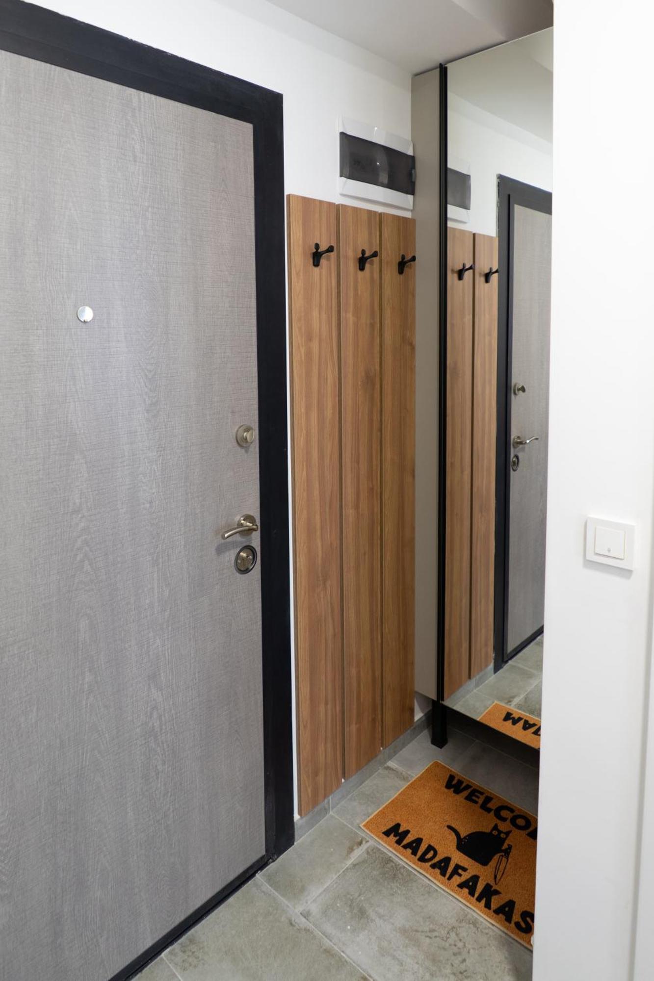New Modern & Cozy Apartment With Free Parking 바르나 외부 사진