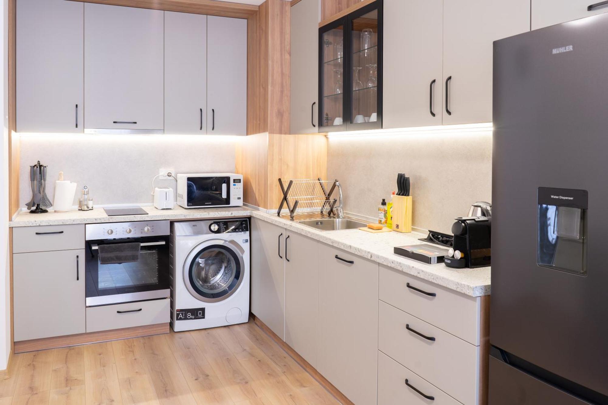 New Modern & Cozy Apartment With Free Parking 바르나 외부 사진