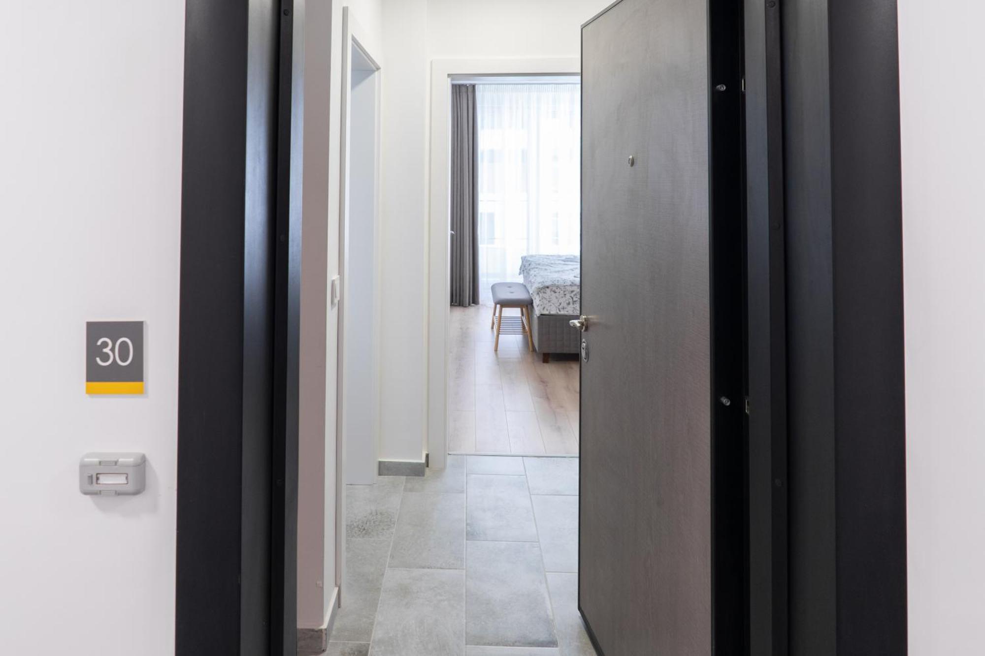 New Modern & Cozy Apartment With Free Parking 바르나 외부 사진